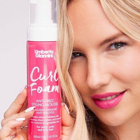 Spuma modelatoare anti-frizz pentru par cret Curl Foam, 200 ml, Umberto Giannini 609256
