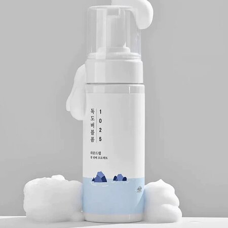 Spuma pentru curatarea tenului 1025 Dokdo, 150 ml, Round Lab 611581