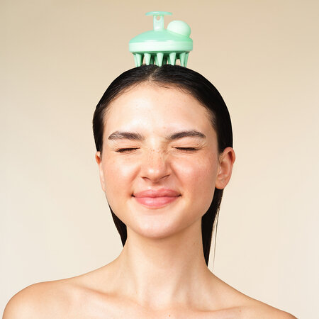 Perie silicon de masaj capilar cu dispenser de sampon, verde, 1 bucata, You First 618675