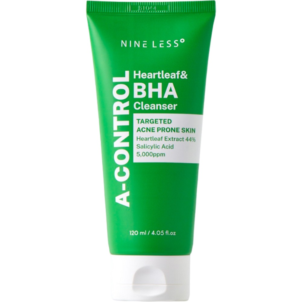 Spuma de curatare cu Heartleaf & BHA A-Control, 120 ml, Nine Less