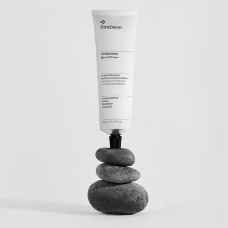Crema hidratanta pentru maini cu textura usoara, 150 ml, StraDerm 652315
