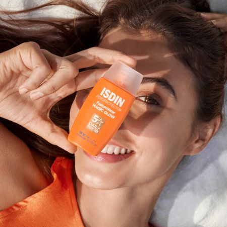 Crema iluminatoare cu protectie solara SPF50 PA++++ Fusion Water Magic Glow, 50 ml, Isdin 660164