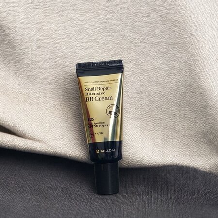 Crema de fata cu extract de mucina de melc SPF 50 PA+++ BB Cream, Nuanta 25, 20 ml, Mizon 666393