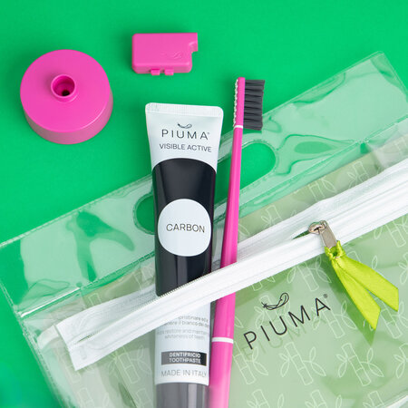 Set Periuta de dinti + baza + pasta de dinti 75 ml, infuzate cu carbune de bambus Very Magenta, 1 periuta + 1 baza calanderistica + 75 ml, Piuma 677610