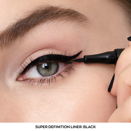 Contur precis pentru ochi Black True Super Definition, 1 ml, Avon 679483