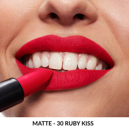 Ruj ultra mat 30 Ruby Kiss, Ultra Color Matte, 3.6 gr, Avon 679991