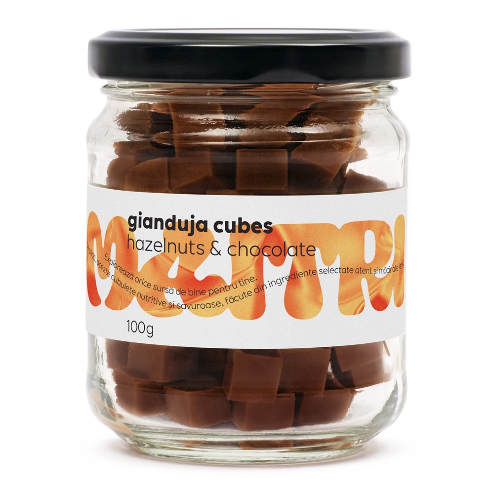 Cuburi de ciocolata neagra cu alune de padure crocante Gianduja Cubes, 100 g, Maitri