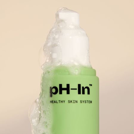 Spuma reechilibranta pentru curatarea tenului sensibil sau acneic pH-In, 120 ml, Indeed Labs 686918