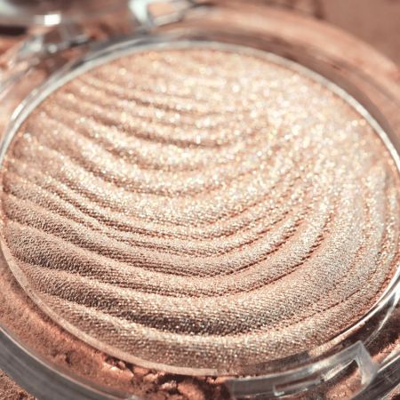 Iluminator 010 Moonlit Sand, Aura Glam Bouncy Highlighter, 6.4g, Catrice 696578