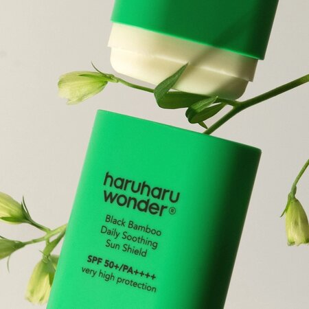 Stick de fata cu factor de protectie SPF 50+ PA++++ Black Bamboo Daily Soothing, 20 g, Haruharu Wonder 696669