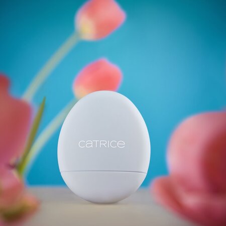 Balsam de buze cu aroma de afine C02 Eeaster Egg-Cellent, 5 g, Catrice 707427