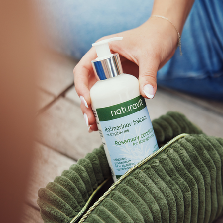 Balsam cu rozmarin pentru revitalizare si fortifierea parului, 300 ml, Naturavit 729763