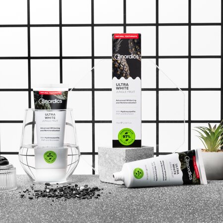 Pasta de dinti cu carbune activ si extract de matcha pentru albire Ultra White, 75 ml, Nordics 750959
