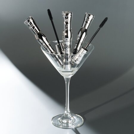 Mascara pentru alungire si volum Nuanta 01 Black Lash Princess Party, 10 ml, Essence 753972