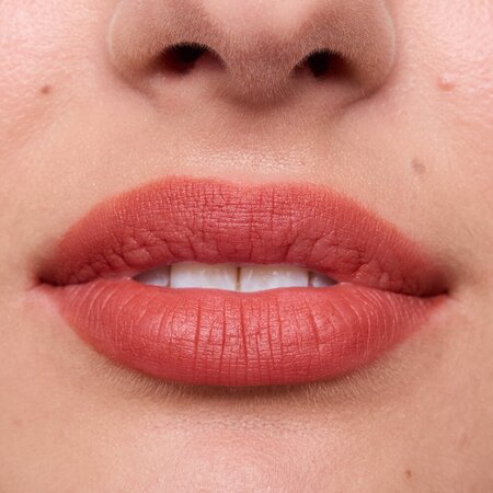 Ruj crema Nuanta 01 Maple Rouge Juicy Matte Lip Mousse, 2.7 ml, Essence 754298