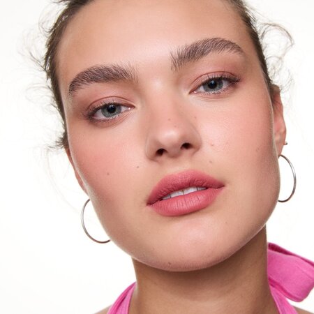 Ruj crema Nuanta 02 Featherlight Pink Juicy Matte Lip Mousse, 2.7 ml, Essence 754315
