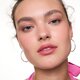 Ruj crema Nuanta 02 Featherlight Pink Juicy Matte Lip Mousse, 2.7 ml, Essence 754315