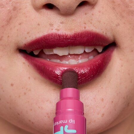 Creion contur pentru buze Nuanta 05 Plum Party Juicy Tint Lip Marker, 3.5 ml, Essence 754390