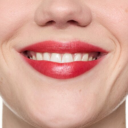 Creion contur pentru buze Nuanta 02 Strawberry Szn Juicy Tint Lip Marker, 3.5 ml, Essence 754364