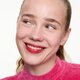Creion contur pentru buze Nuanta 02 Strawberry Szn Juicy Tint Lip Marker, 3.5 ml, Essence 754367