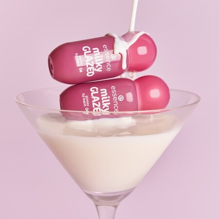 Balsam de buze Nuanta 04 Berry Au Lait Milky Glazed Glossy Lip Balm, 4 ml, Essence 754552