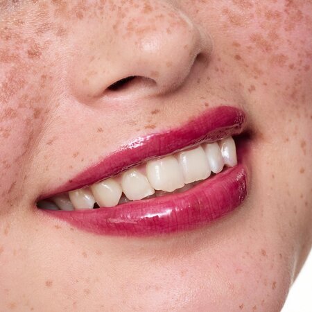 Luciu de buze cu peptide Naunta 08 Cherrylicious! The Super Peptide, 10 ml, Essence 754799