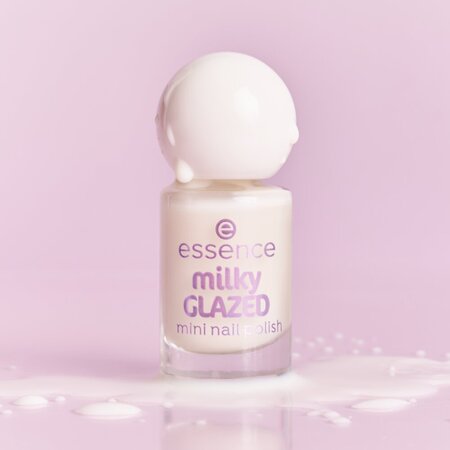 Lac de unghii Nuanta 21 Milky Glazed Mini Nail Polish, 5 ml, Essence 755115