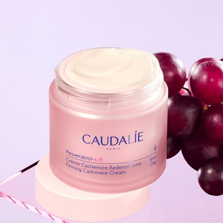 Crema pentru fermitatea tenului Cashmere Resveratrol Lift, 50 ml, Caudalie 755615