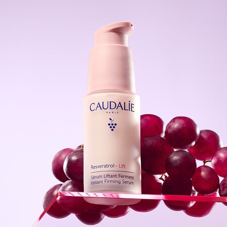 Ser concentrat cu efect instant de fermitate Resveratrol Lift, 30 ml, Caudalie 755643