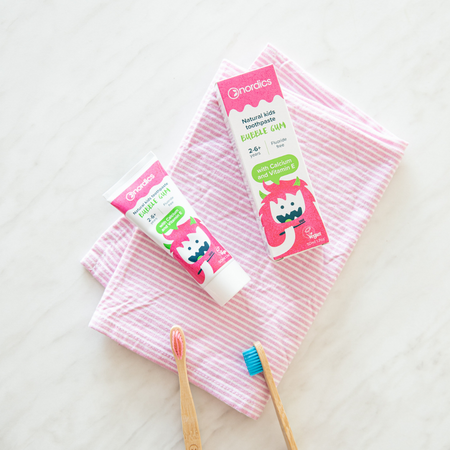 Pasta de dinti naturala cu aroma de bubble gum pentru copii, 50 ml, Nordics 755455