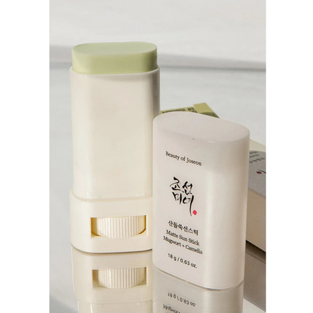 Stick pentru fata mat cu protectie solara SPF50+ Mugwort + Camelia, 18 g, Beauty Of Joseon 660365