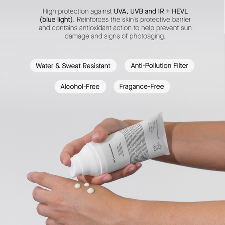 Crema de fata cu SPF50+ rezistenta la apa Lightweight Sunscreen, 100 ml, Transparent Lab 645861