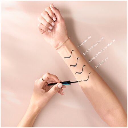 Tus pentru ochi rezistent la apa Ultra Black 010 Brush Liner, 3 ml, Catrice 621234