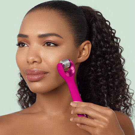 Roller pentru masaj facial 9 in 1 Magenta MicroNeedle, 1 bucata, Geske 603329